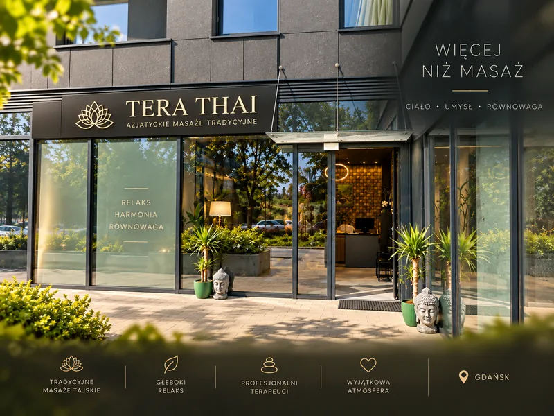 Entrance to the Tera Thai salon in Gdańsk — brand sign, glass front with the words Relaks, Harmonia, Równowaga and the slogan Więcej niż masaż (more than massage)